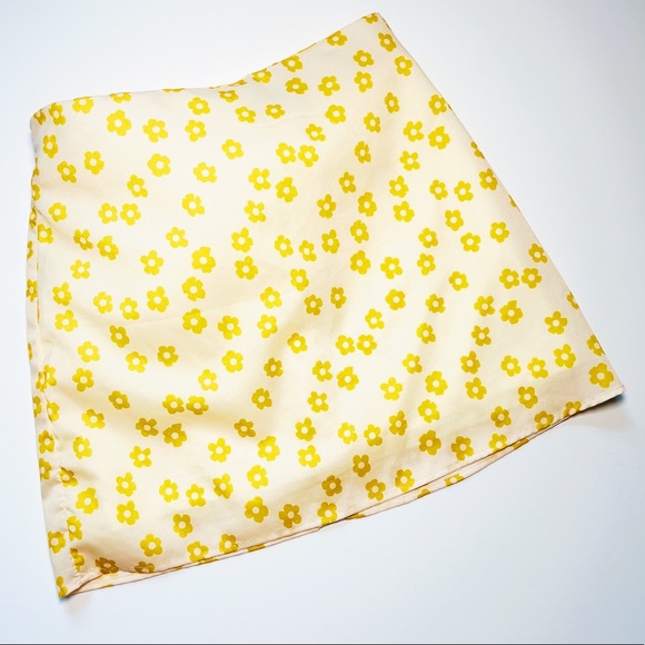 SHEIN Dresses & Skirts - YELLOW MINI SKIRT YELLOW WHITE FLOWERS HIGH WAISTED DOUBLE LINDED SIZE MEDIUM